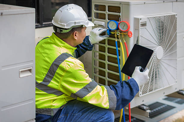 Professional Hvac technician working in Hamel, IL